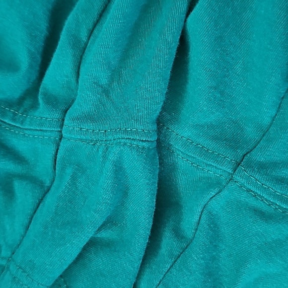 Old Navy Jade Green Soft Washed V-neck Short Sleeve Tee - Picture 6 of 7